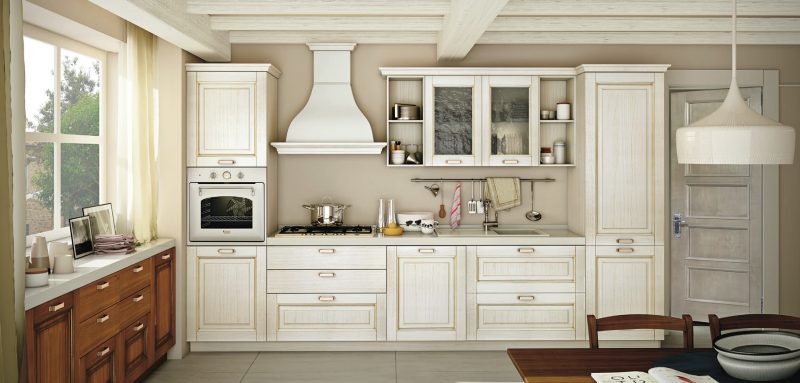 OPRAH - klasická kuchyňa s masívnymi dvierkami s priznanou textúrou dreva bielom a orechovom dekore